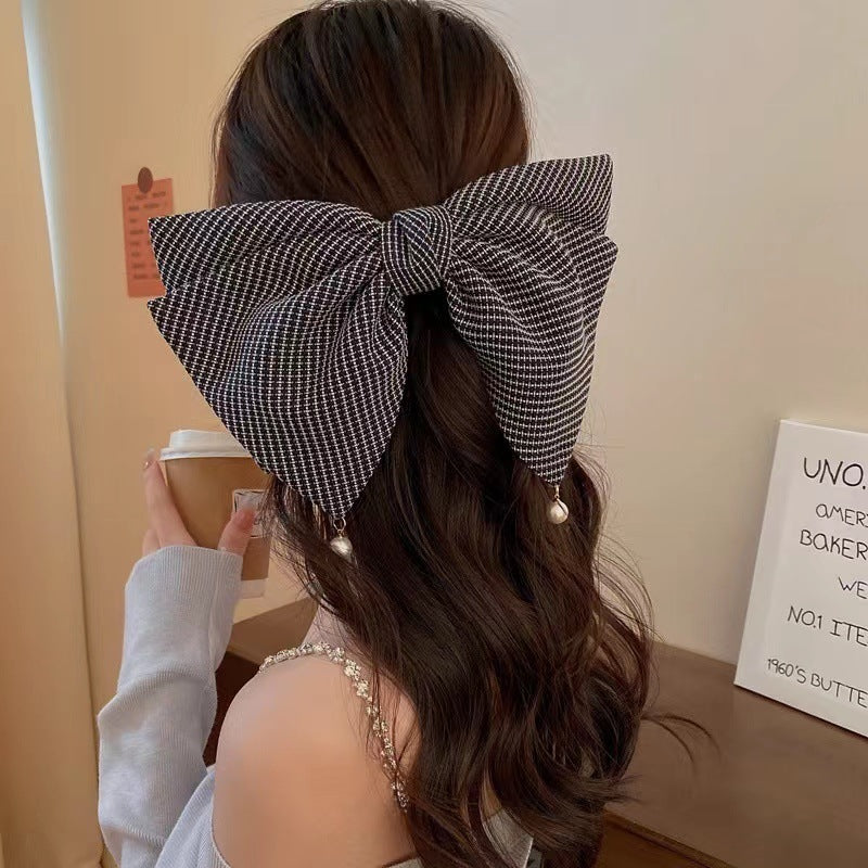 Oversize Pearl Bow Clip
