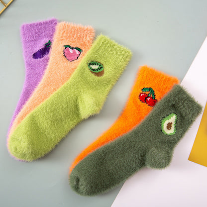 Flauschige Socken mit Fruchtstickerei