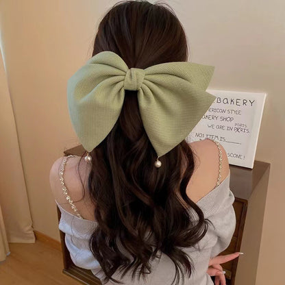 Oversize Pearl Bow Clip