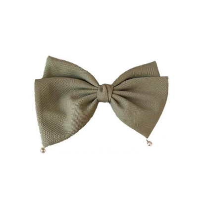 Oversize Pearl Bow Clip