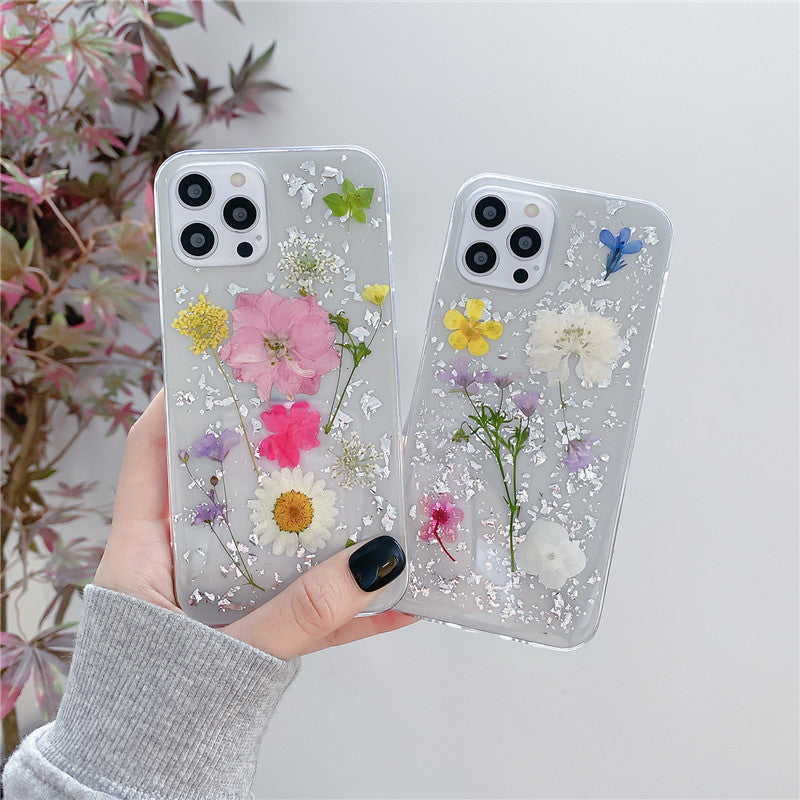 Capa de telefone com flores secas