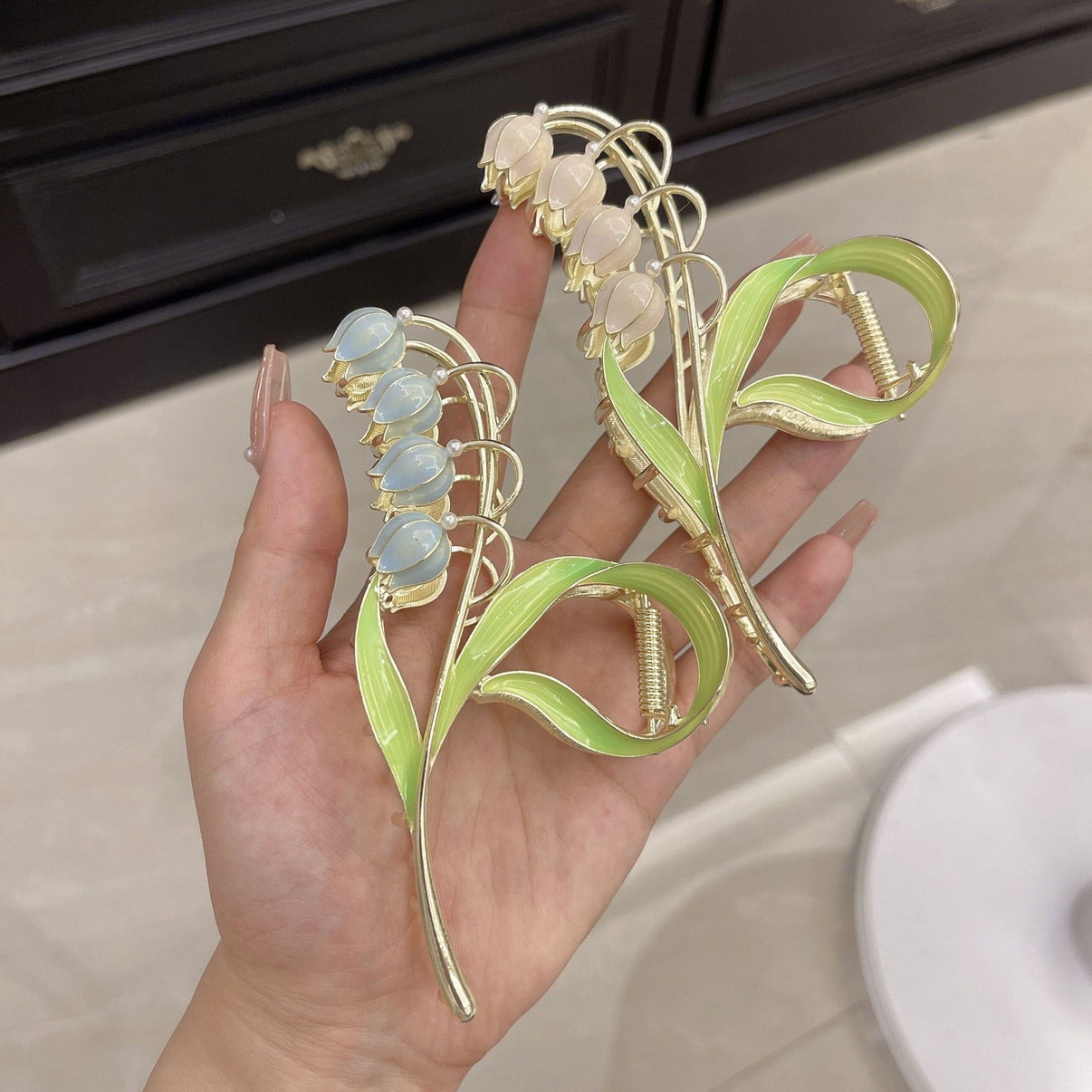 HAND PAINTED ORIGAMI DIANTHUS FLOWER CLAW CLIP main image 1