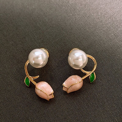 Tulip Pearl Earrings