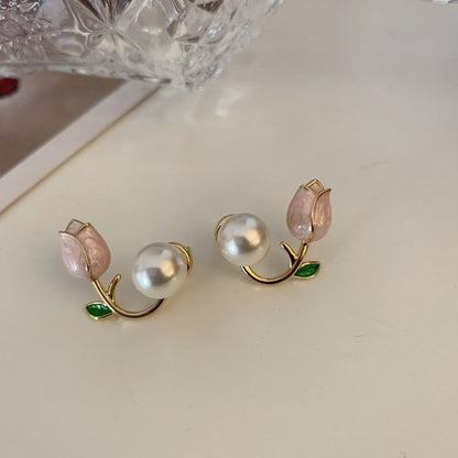 Tulip Pearl Earrings